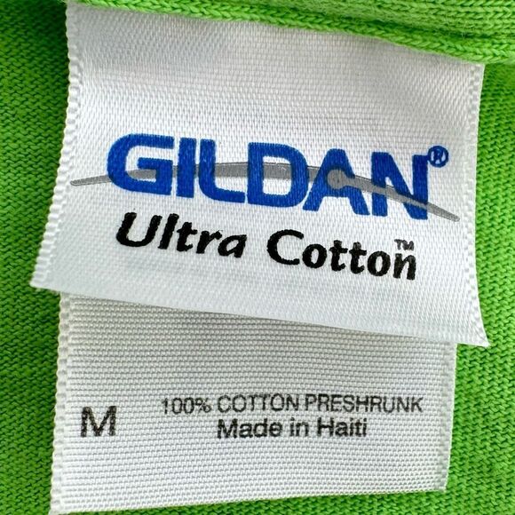 Gildan Recycling It’s Our World Green Crewneck Graphic Tee. Medium. - Picture 6 of 6